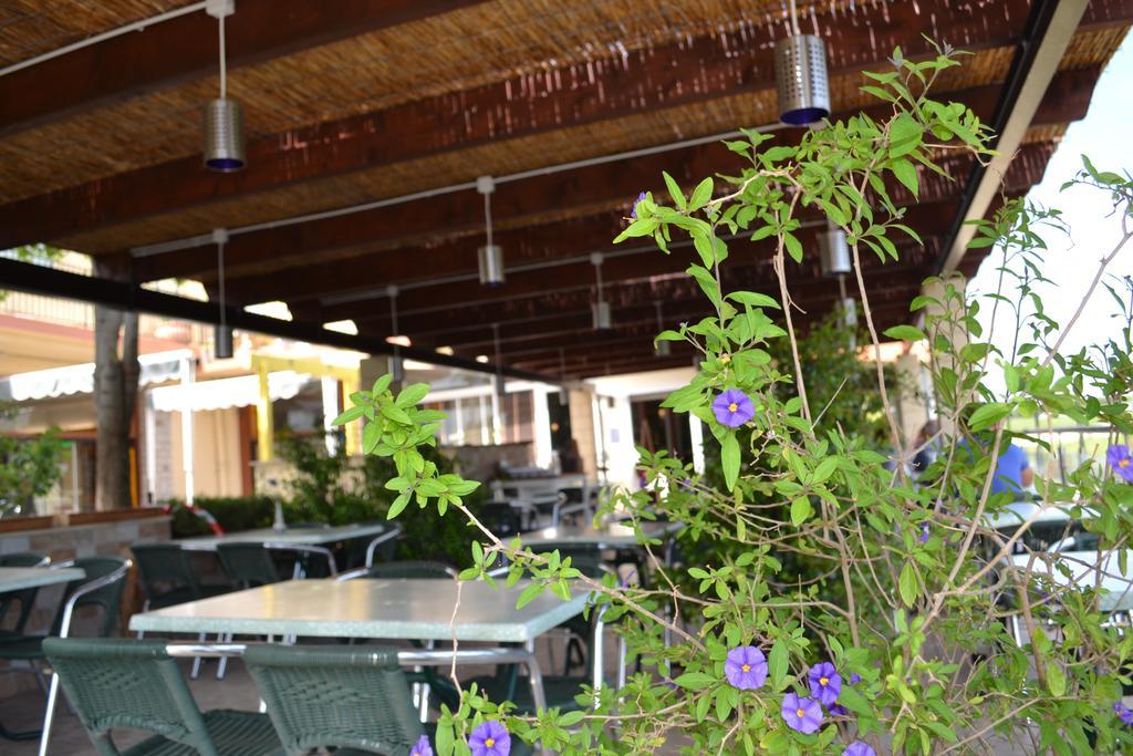 Hôtel restaurant Mon Auberge Lunel  Exterior foto